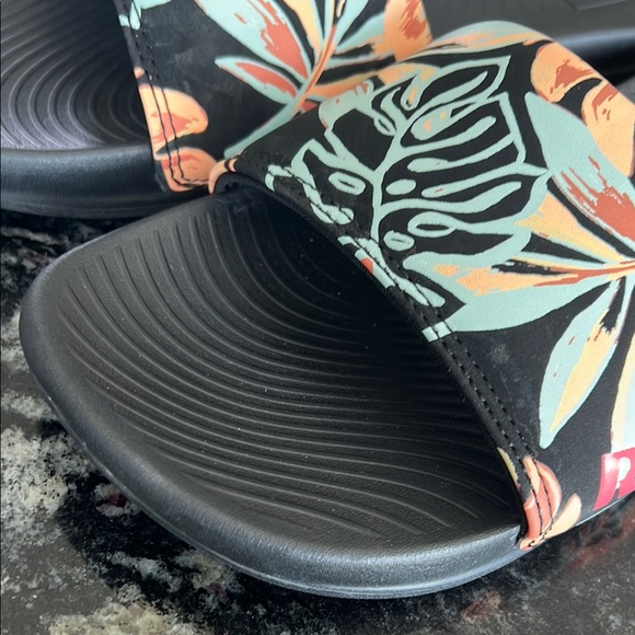 Reef Women's Sandals - Black with Orange and Blue Floral - Picture 4 of 11